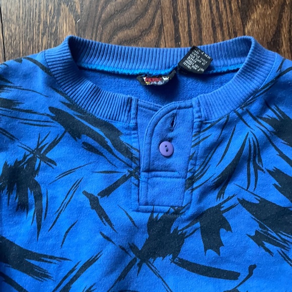 Adorable henley style vintage blue pullover - Picture 3 of 3